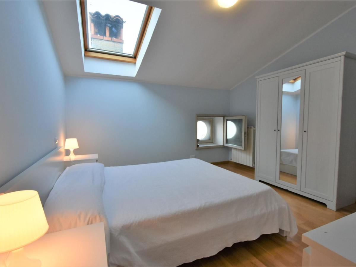 Apartment Duomo Mansarda By Interhome Iseo Exterior foto